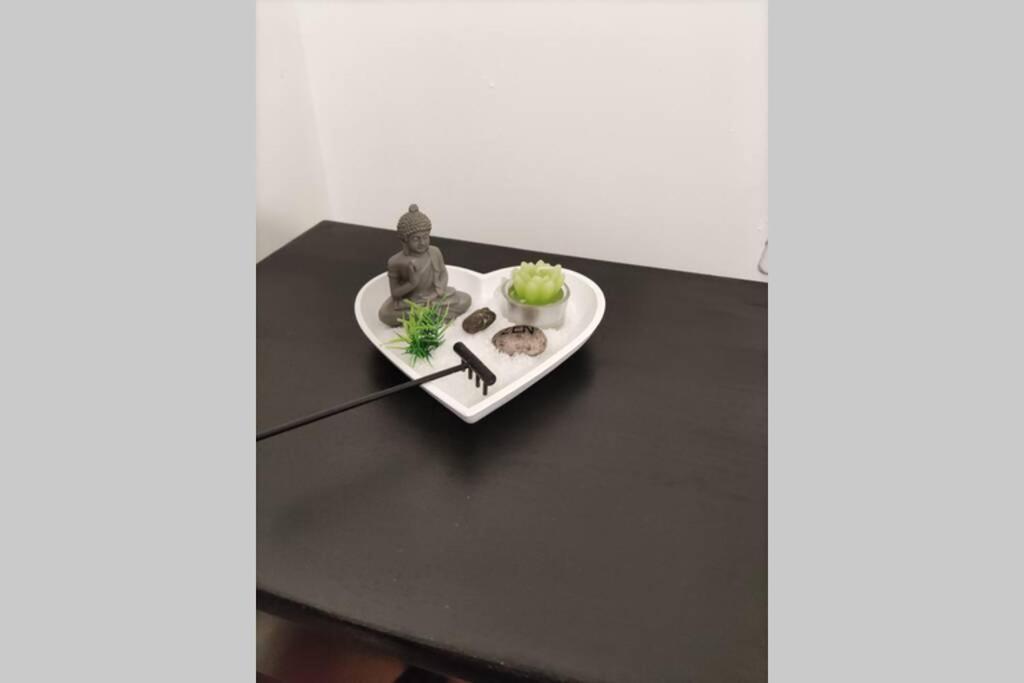 Appt En Bas De Villa, Petit Exterieur, 1 Place De Parking 쿠어스 외부 사진