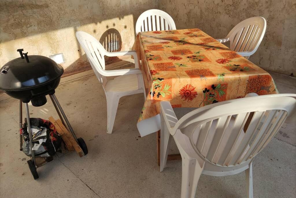 Appt En Bas De Villa, Petit Exterieur, 1 Place De Parking 쿠어스 외부 사진