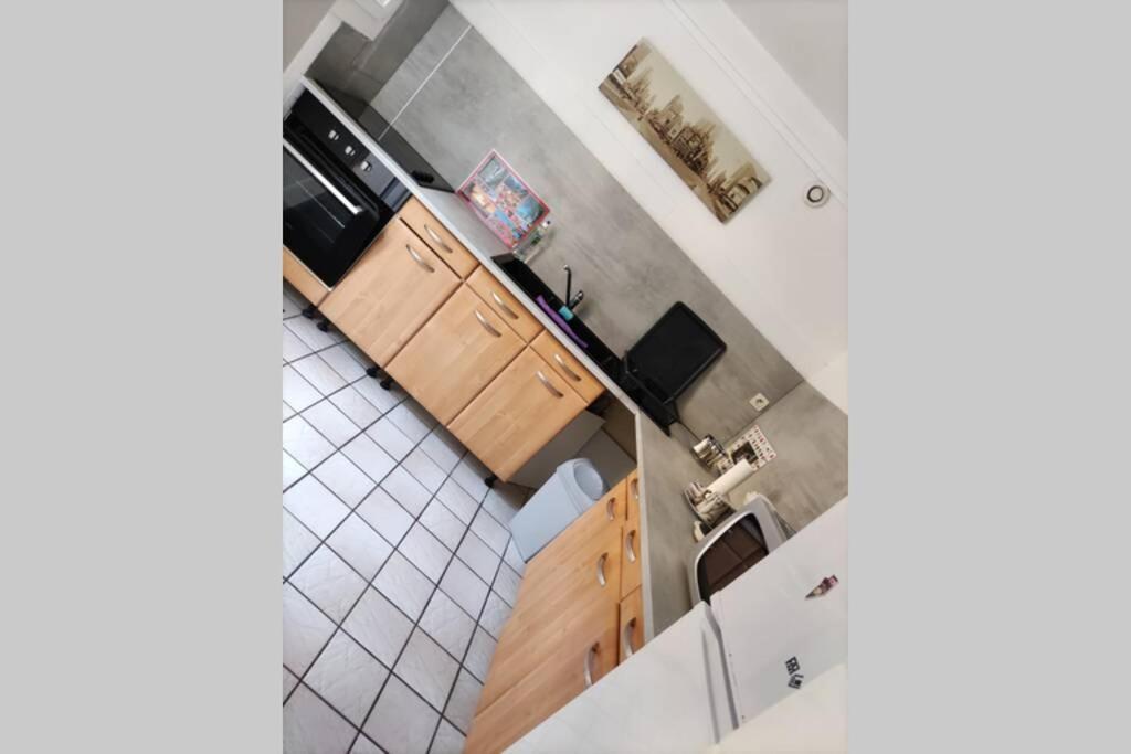 Appt En Bas De Villa, Petit Exterieur, 1 Place De Parking 쿠어스 외부 사진